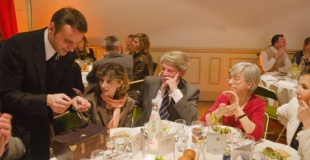 Magicien close up Paris